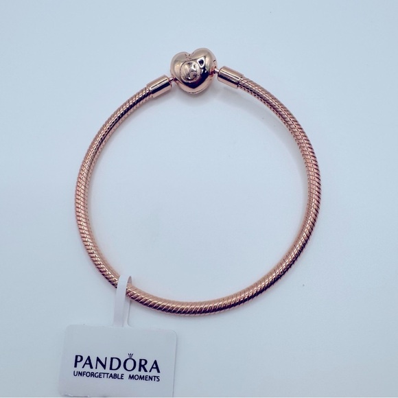 🆕Moments Heart Clasp Snake Chain Bracelet - Picture 5 of 8